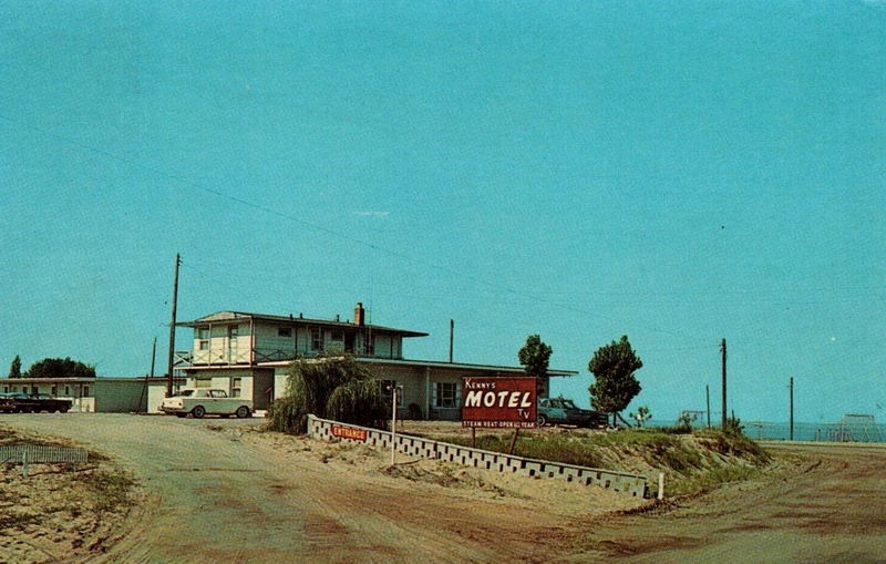 Lake Shore Motel (Kennys Lakeshore Motel) - Old Postcard